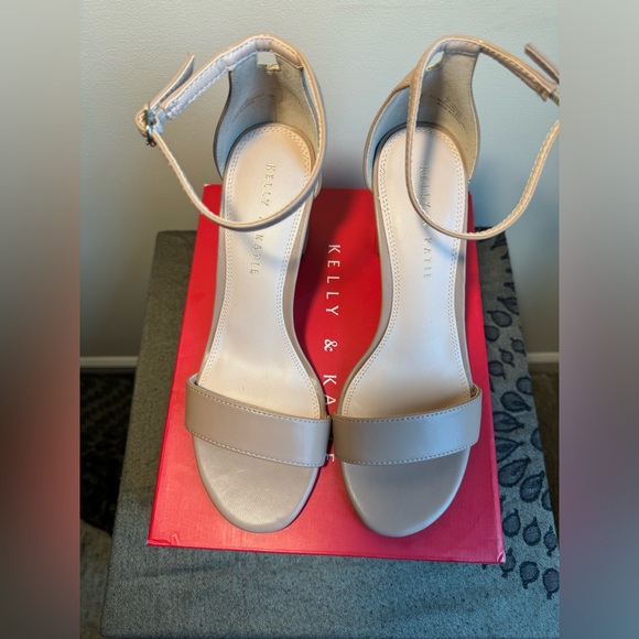 Kelly & Katie Taupe Heeled Sandal - Picture 3 of 7